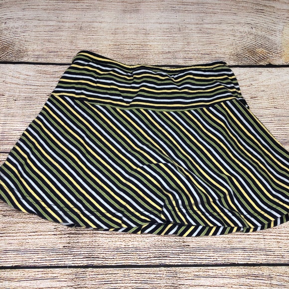 Gymboree Scooter Skirt and Short Sleeve T-shirt - Picture 3 of 6